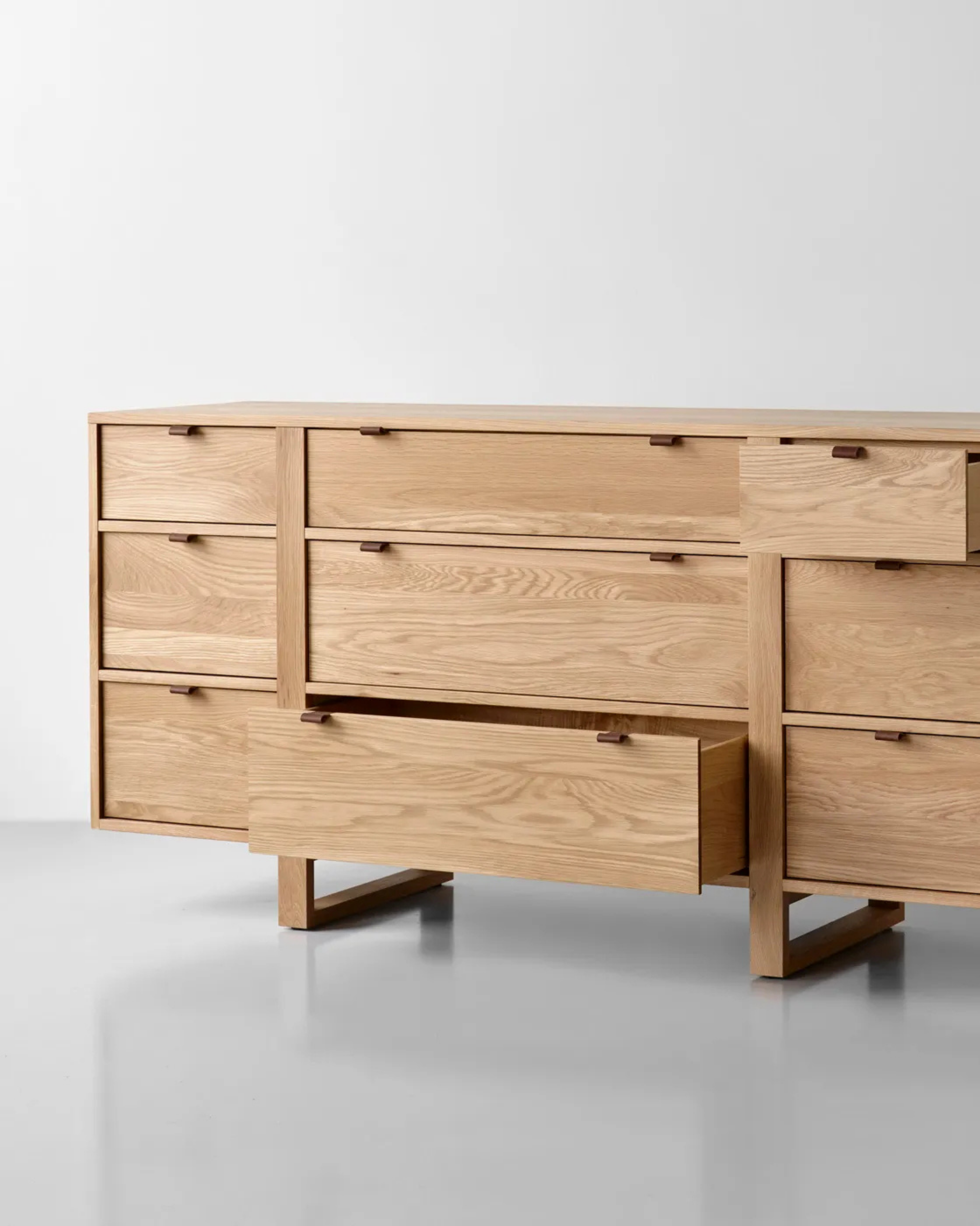 Masif Meşe Yatak Odası Takımı, Axis.