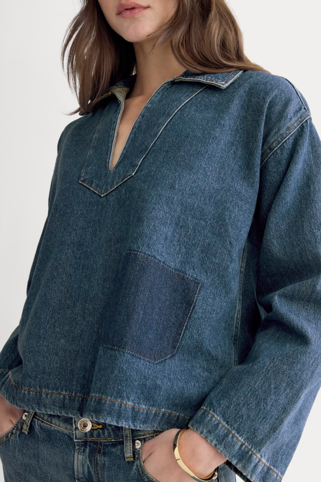 V Yaka Yama Cep Detaylı Oversize Denim Üst - Yıkamalı Kot Üst.